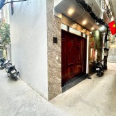Bán Nhà Phố Trung Kính Lớn-Cầu Giấy,Mới,Đẹp,Tặng Full Nội Thất.Dt 40m, 4 Tầng Chỉ 5.8 Tỷ.